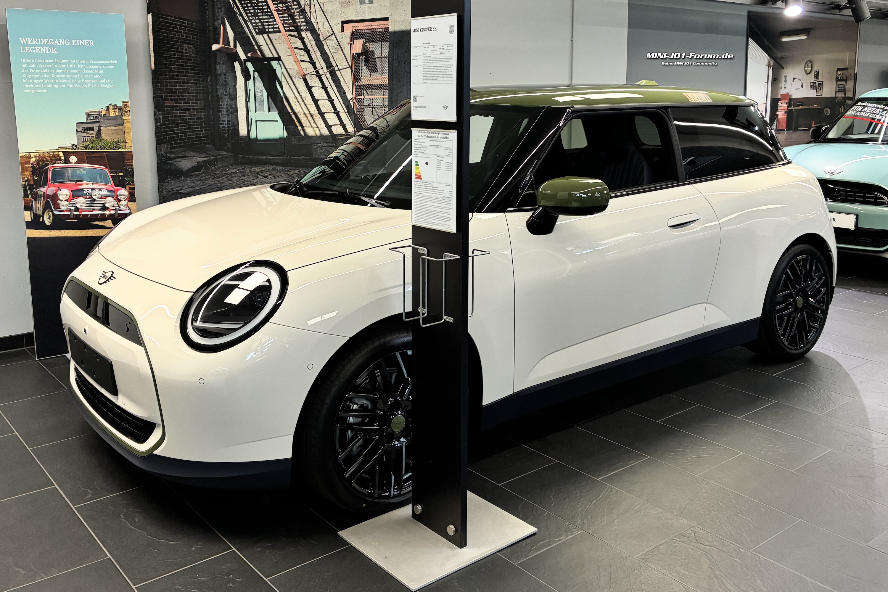MINI Cooper SE J01 Paul Smith Edition