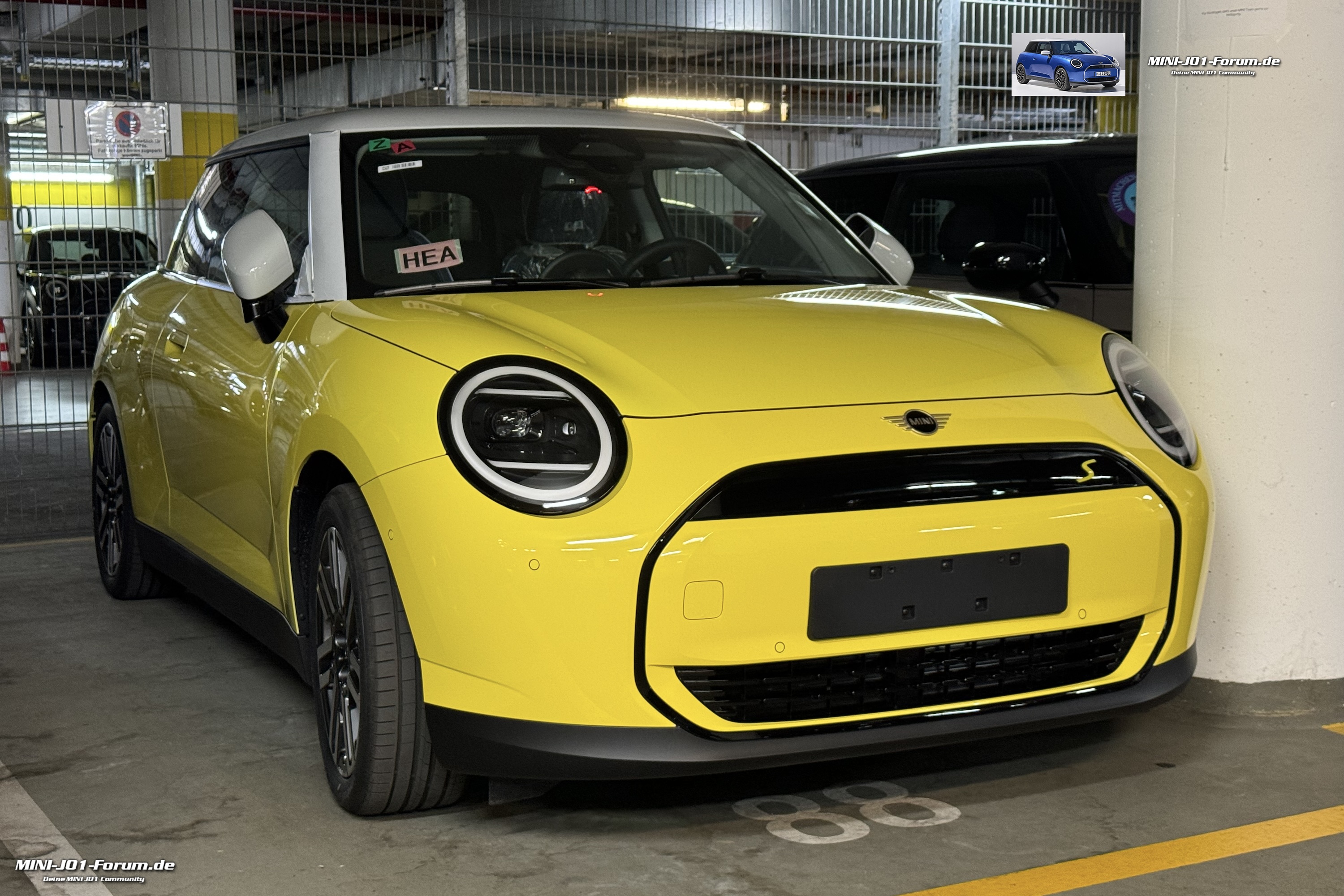 MINI Cooper SE J01 HEA Sunny Side Yellow