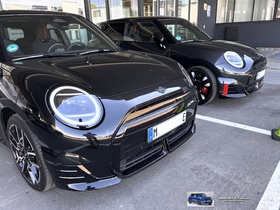 Vergleich MINI J01 Cooper SE JCW Trim MINI John Cooper Works Electric